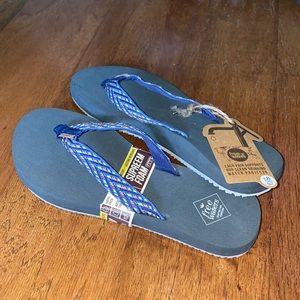 FREEWATERS NWT supreem foam flip flops